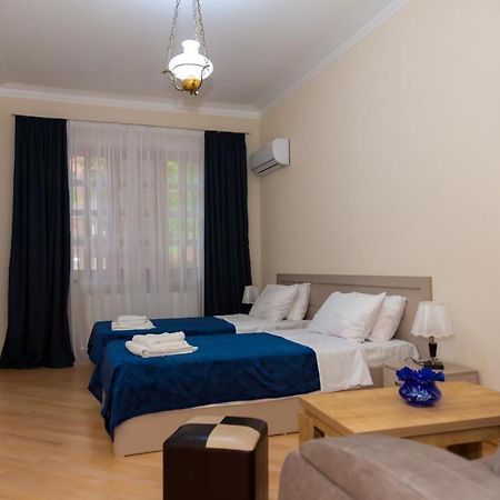 Holiday Rooms Тбилиси Экстерьер фото